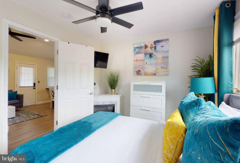 BREEZY POINT - Residential