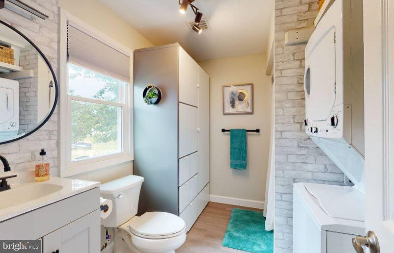 BREEZY POINT - Residential