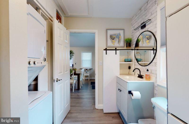 BREEZY POINT - Residential