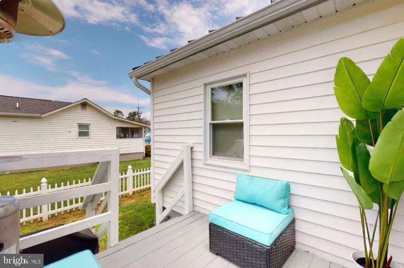 BREEZY POINT - Residential