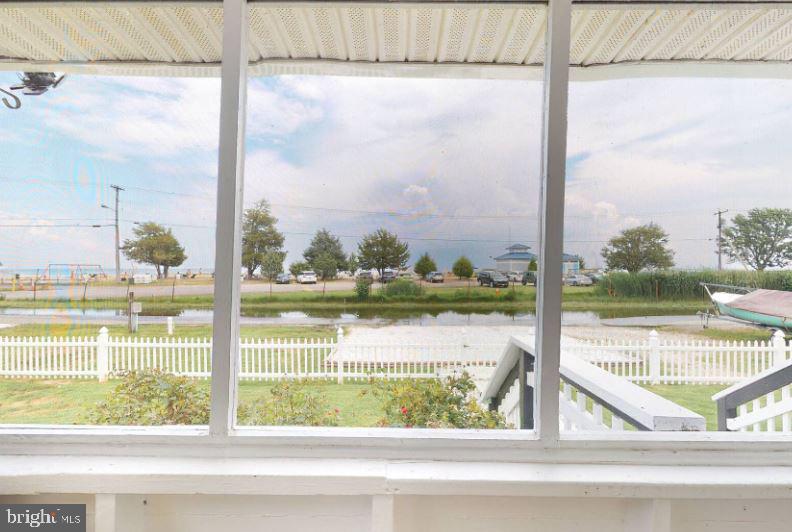 BREEZY POINT - Residential
