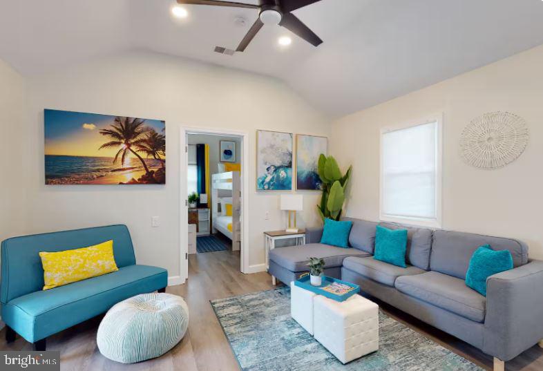 BREEZY POINT - Residential