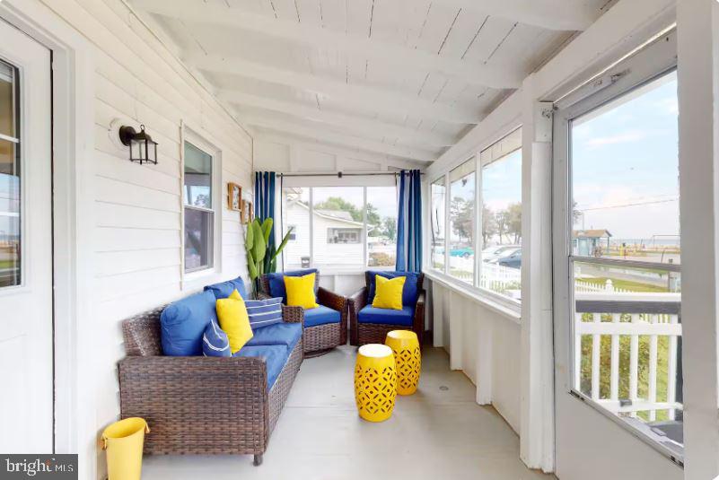 BREEZY POINT - Residential