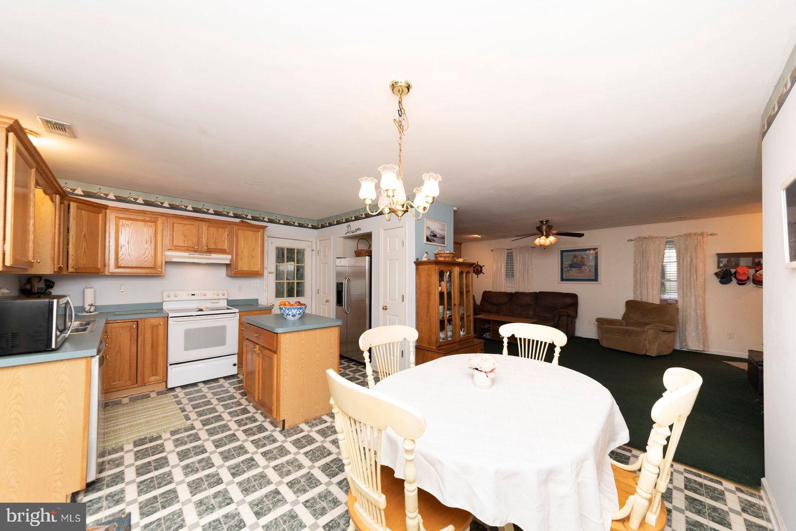 CHESAPEAKE LANDING - Residential