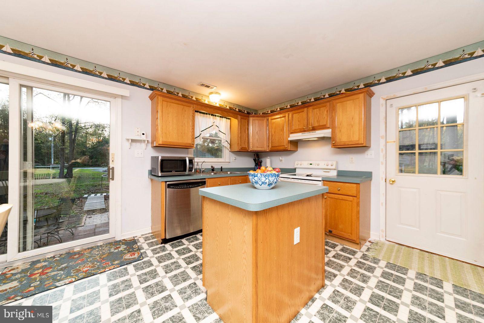 CHESAPEAKE LANDING - Residential