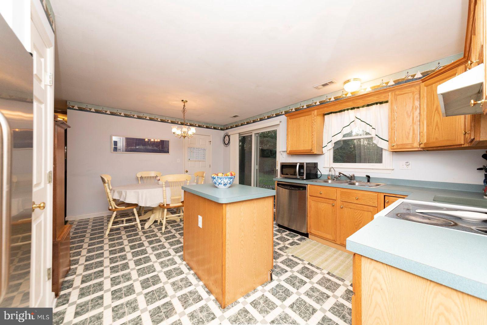 CHESAPEAKE LANDING - Residential