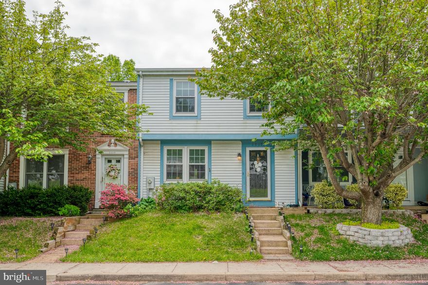 3 Bedroom, 1.5 Bath Townhome--updated windows, Kitchen updated with new cabinets and granite counters, stainless steel appliances, deck has maintenance free deck board and rails. Fully fenced back yard which borders open space.  2 Assigned parking spaces.  Community pool.

BUYER TO VERIFY SCHOOLS!