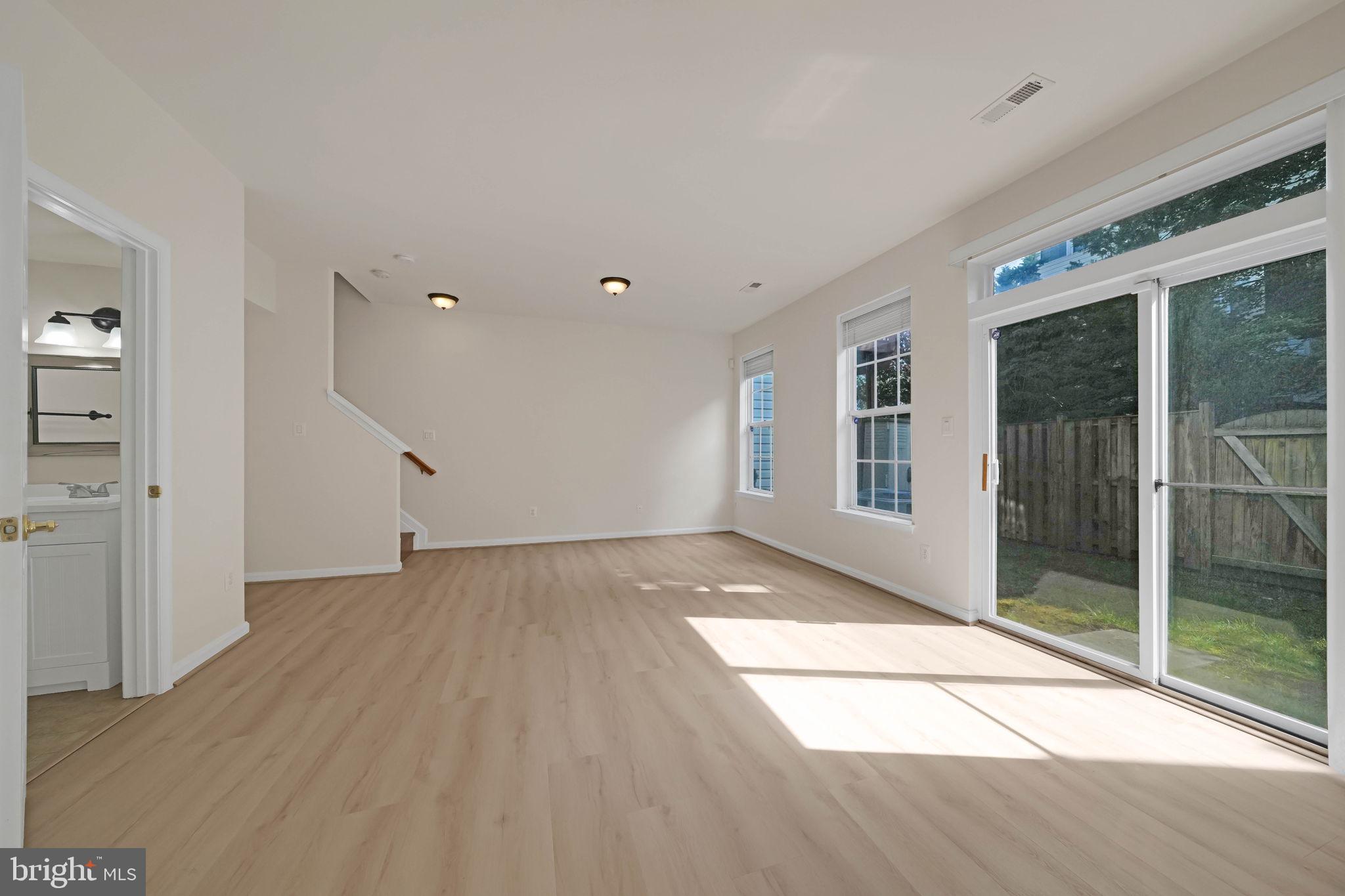 MCNAIR FARMS LANDBAY 6 - Residential Lease