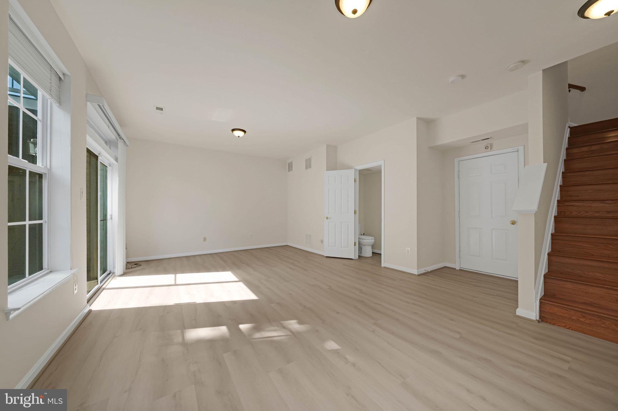 MCNAIR FARMS LANDBAY 6 - Residential Lease