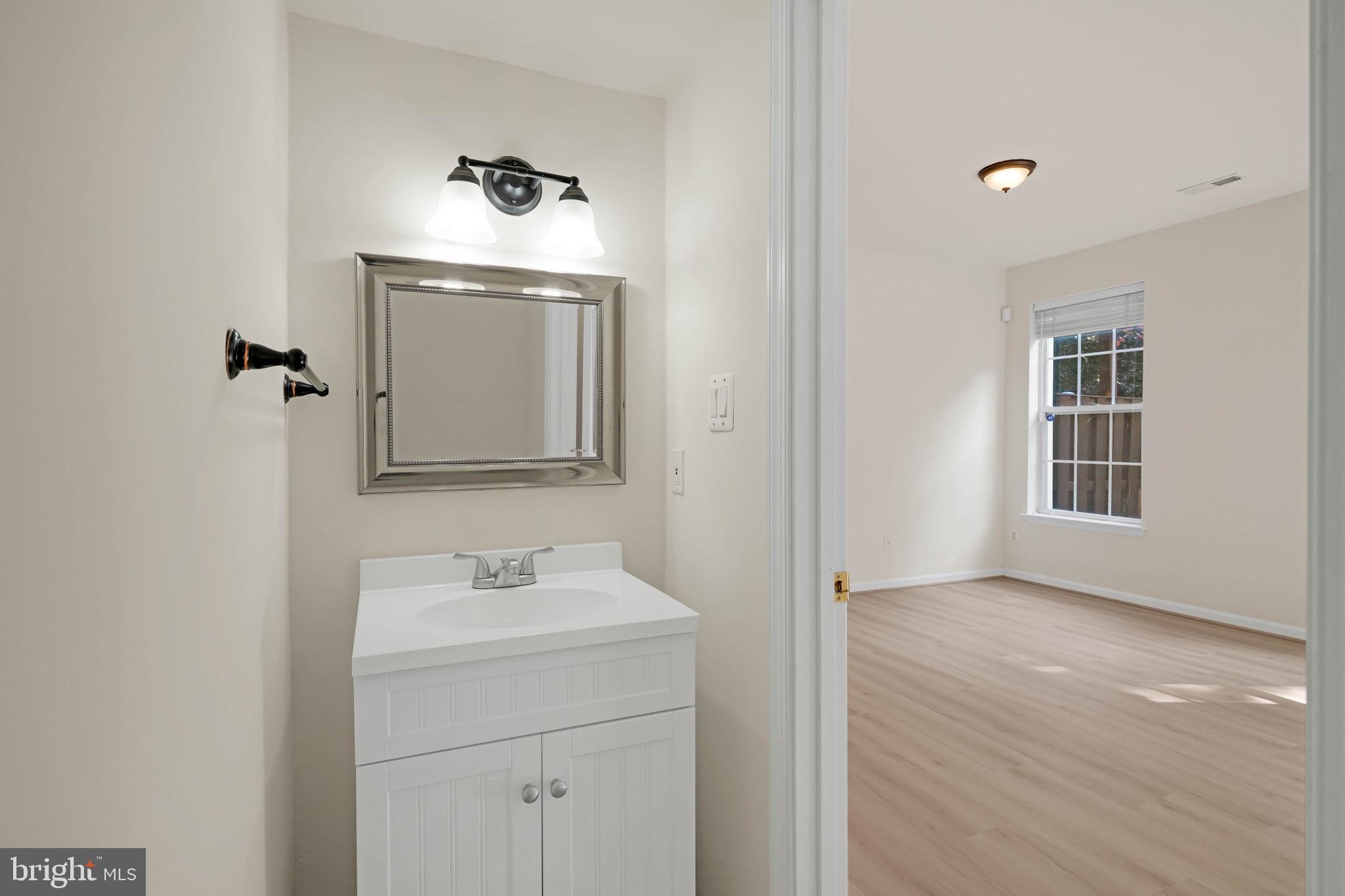 MCNAIR FARMS LANDBAY 6 - Residential Lease