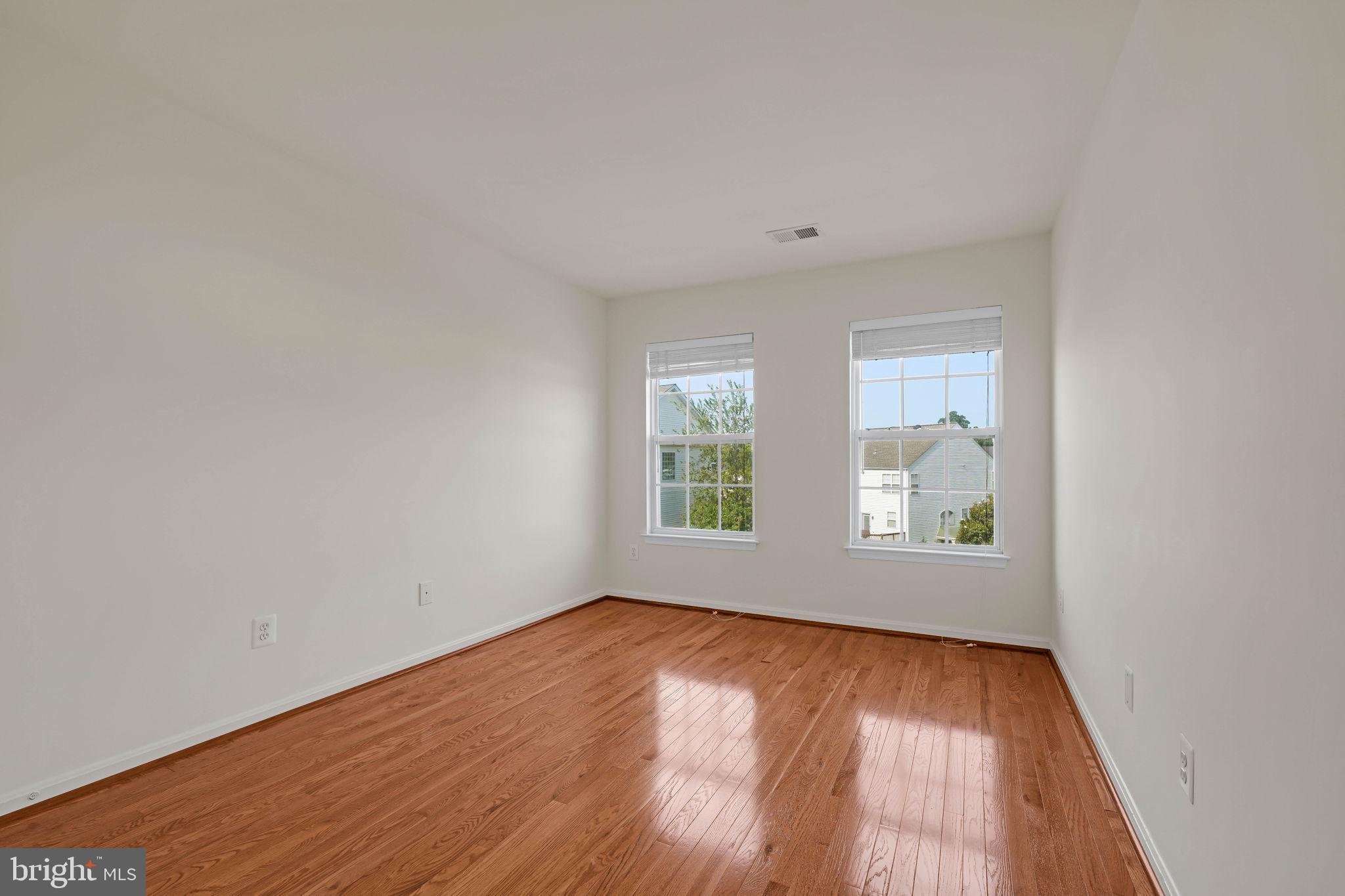 MCNAIR FARMS LANDBAY 6 - Residential Lease