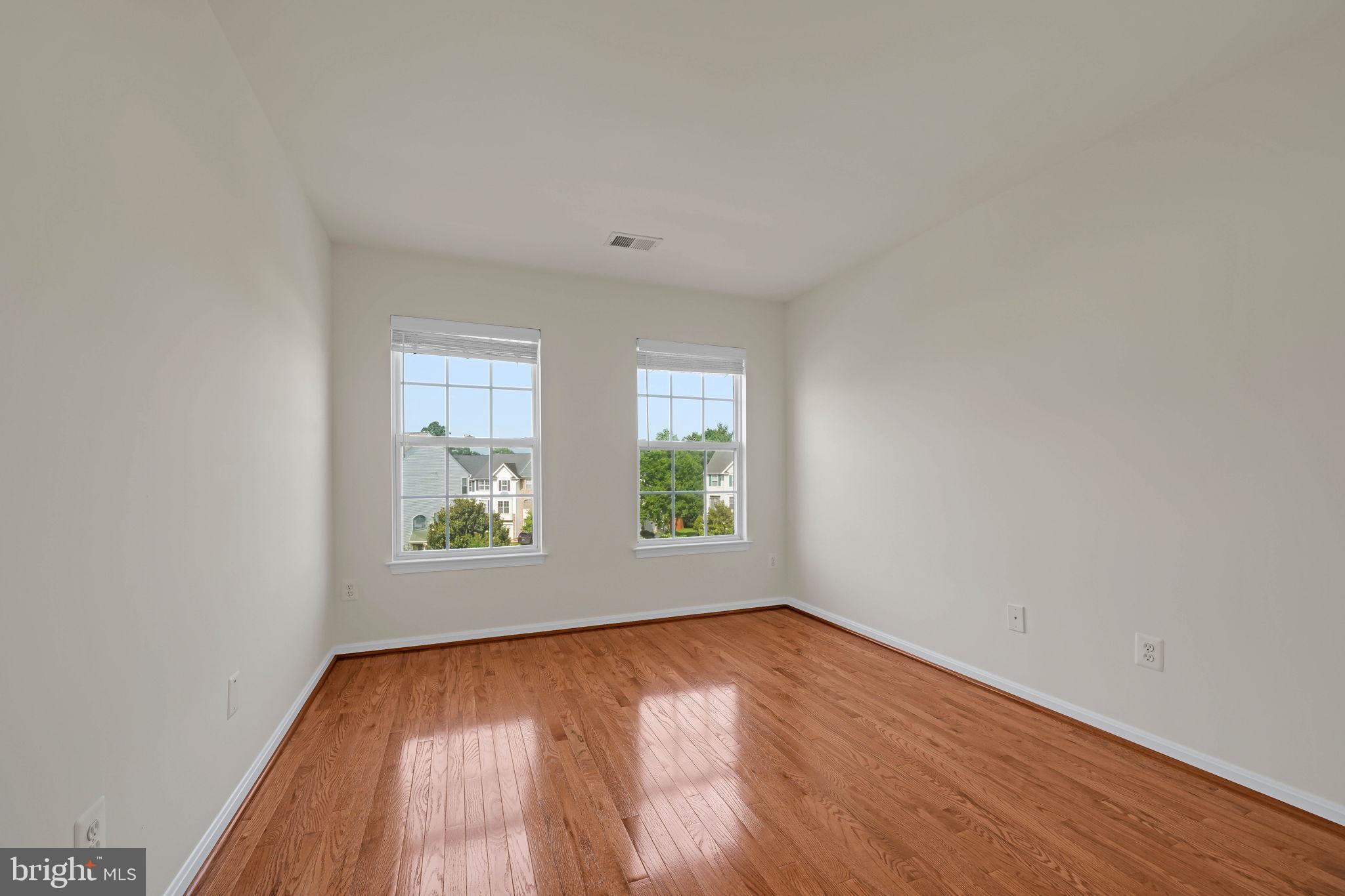 MCNAIR FARMS LANDBAY 6 - Residential Lease