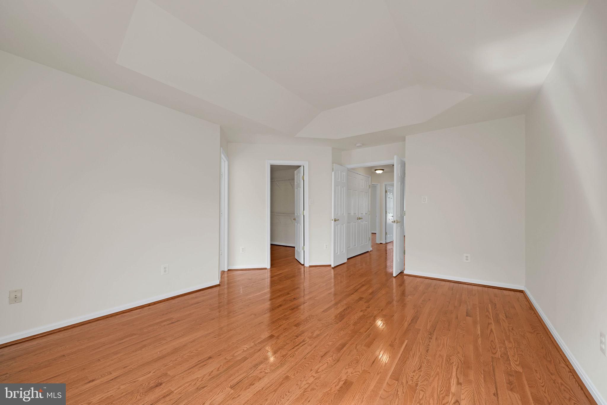 MCNAIR FARMS LANDBAY 6 - Residential Lease