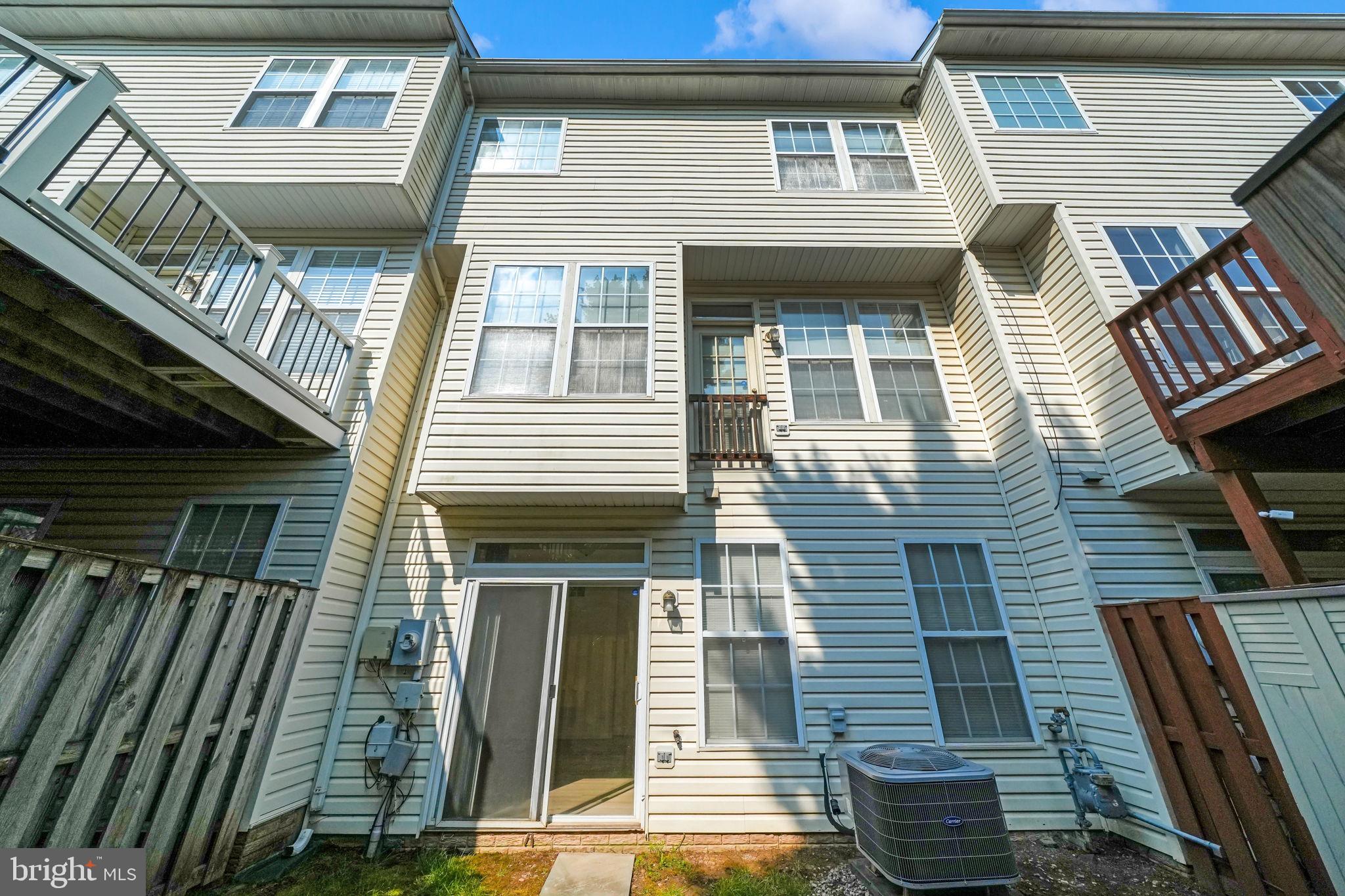 MCNAIR FARMS LANDBAY 6 - Residential Lease