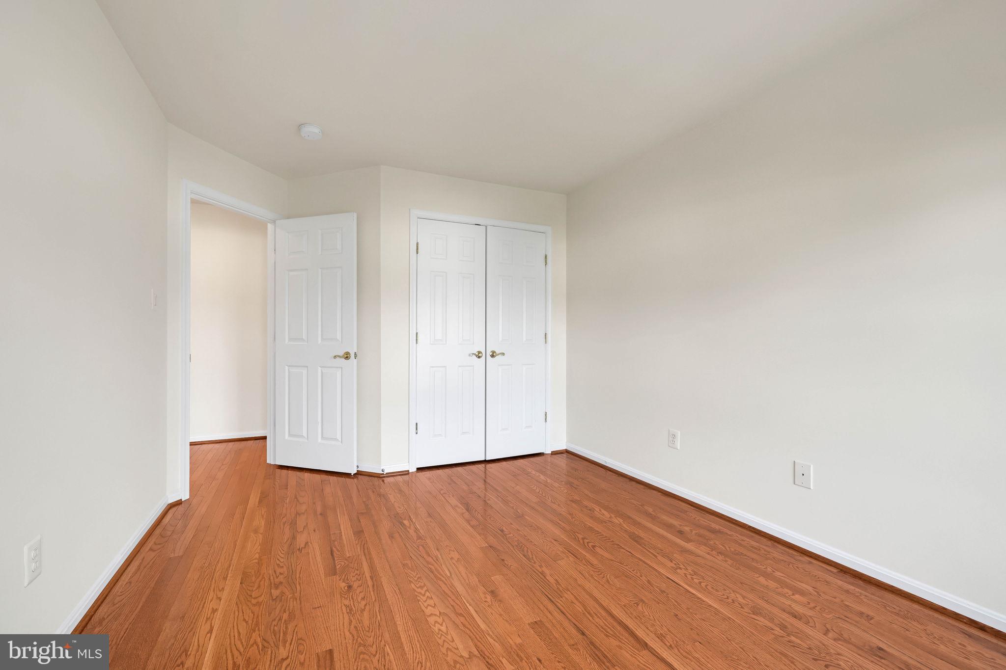 MCNAIR FARMS LANDBAY 6 - Residential Lease