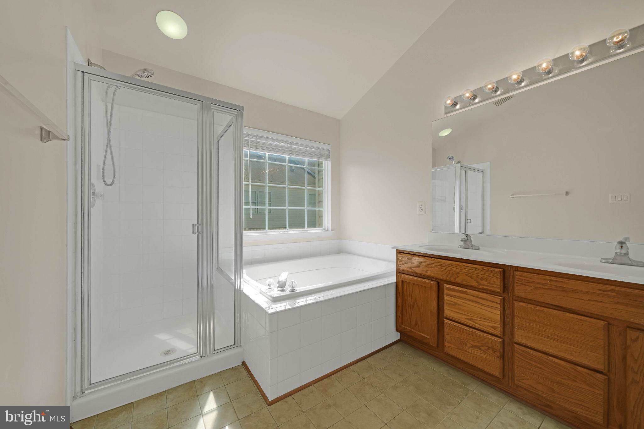 MCNAIR FARMS LANDBAY 6 - Residential Lease