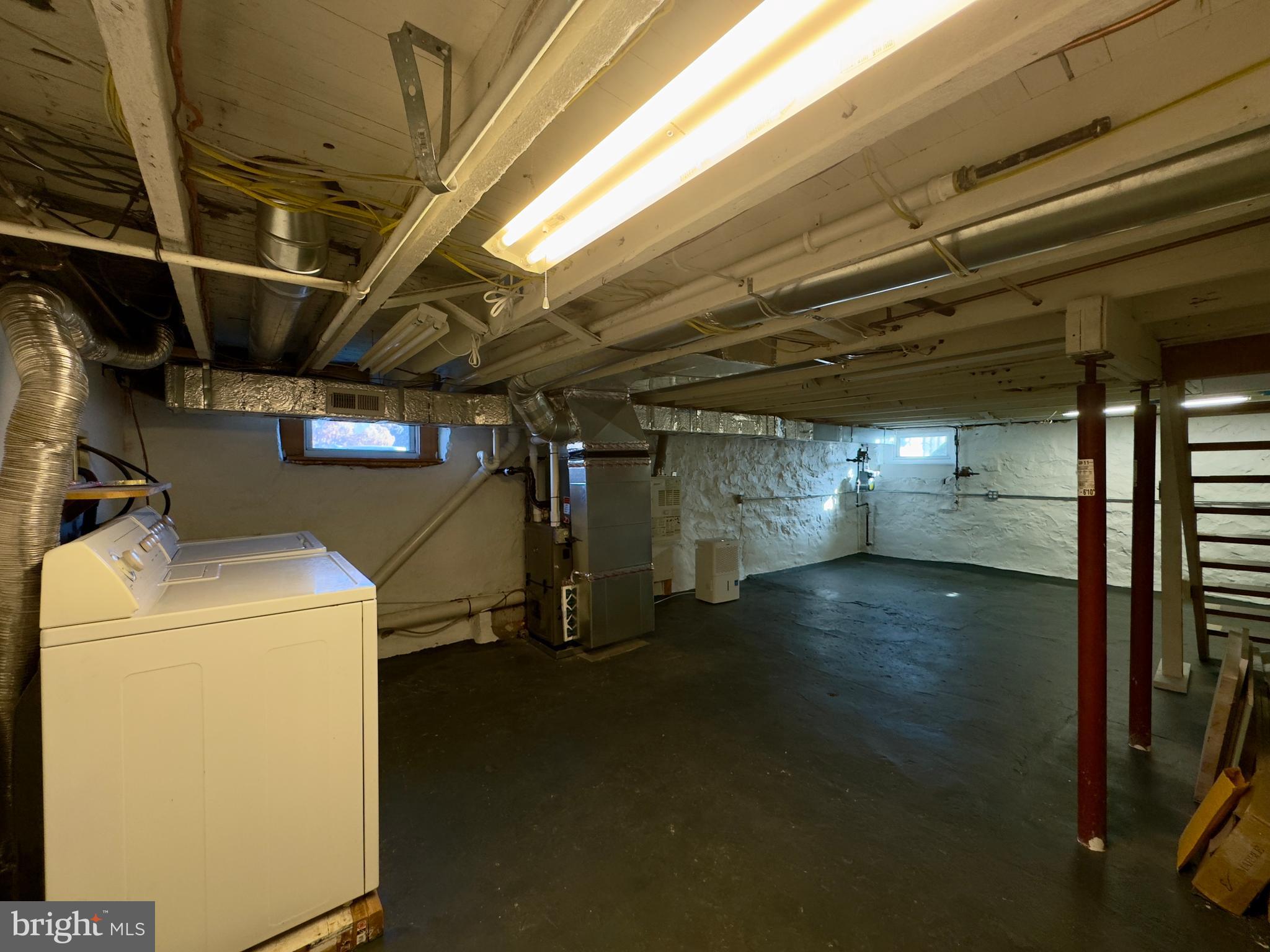 LOCUST POINT - Residential Lease