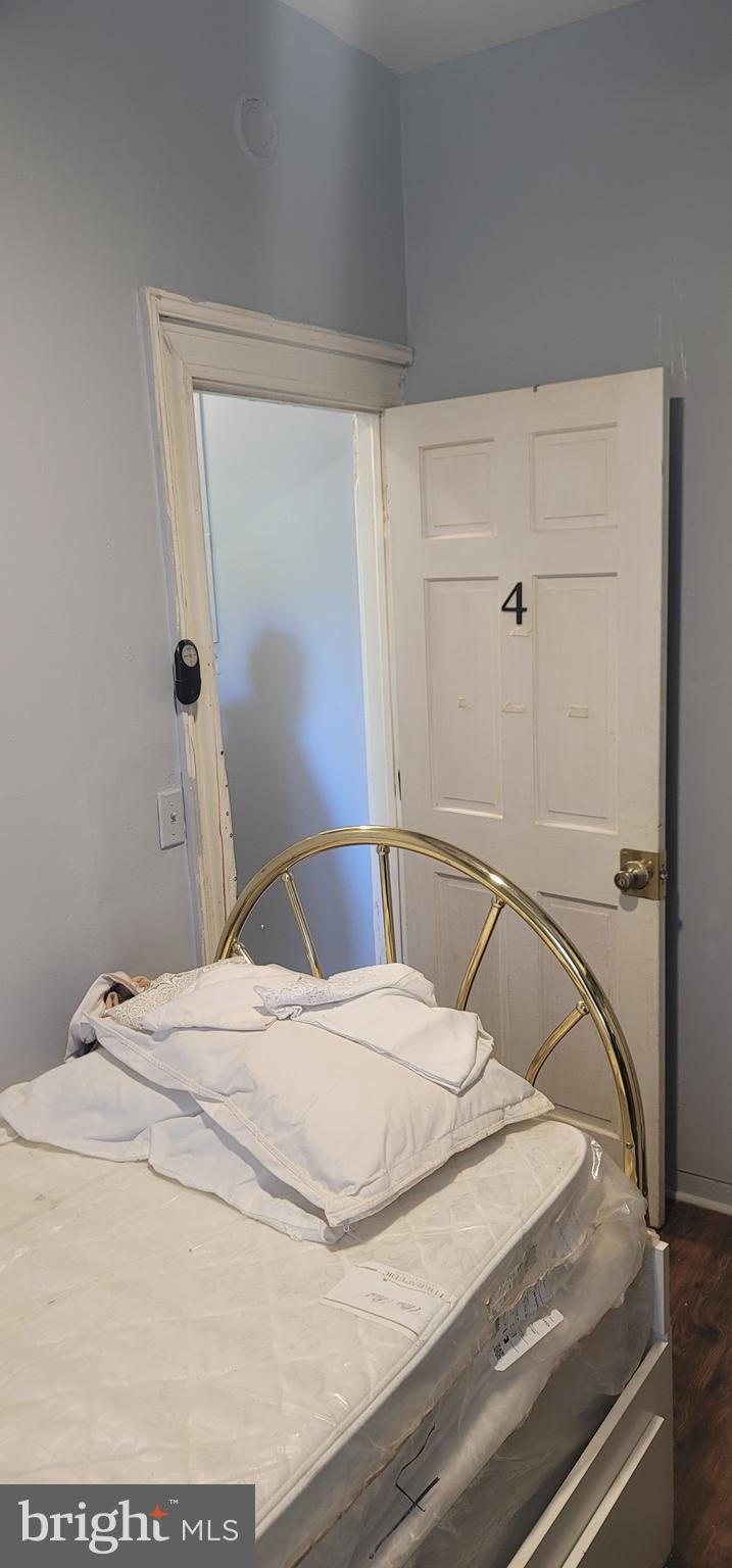 JOHNSTON SQUARE - Residential Lease