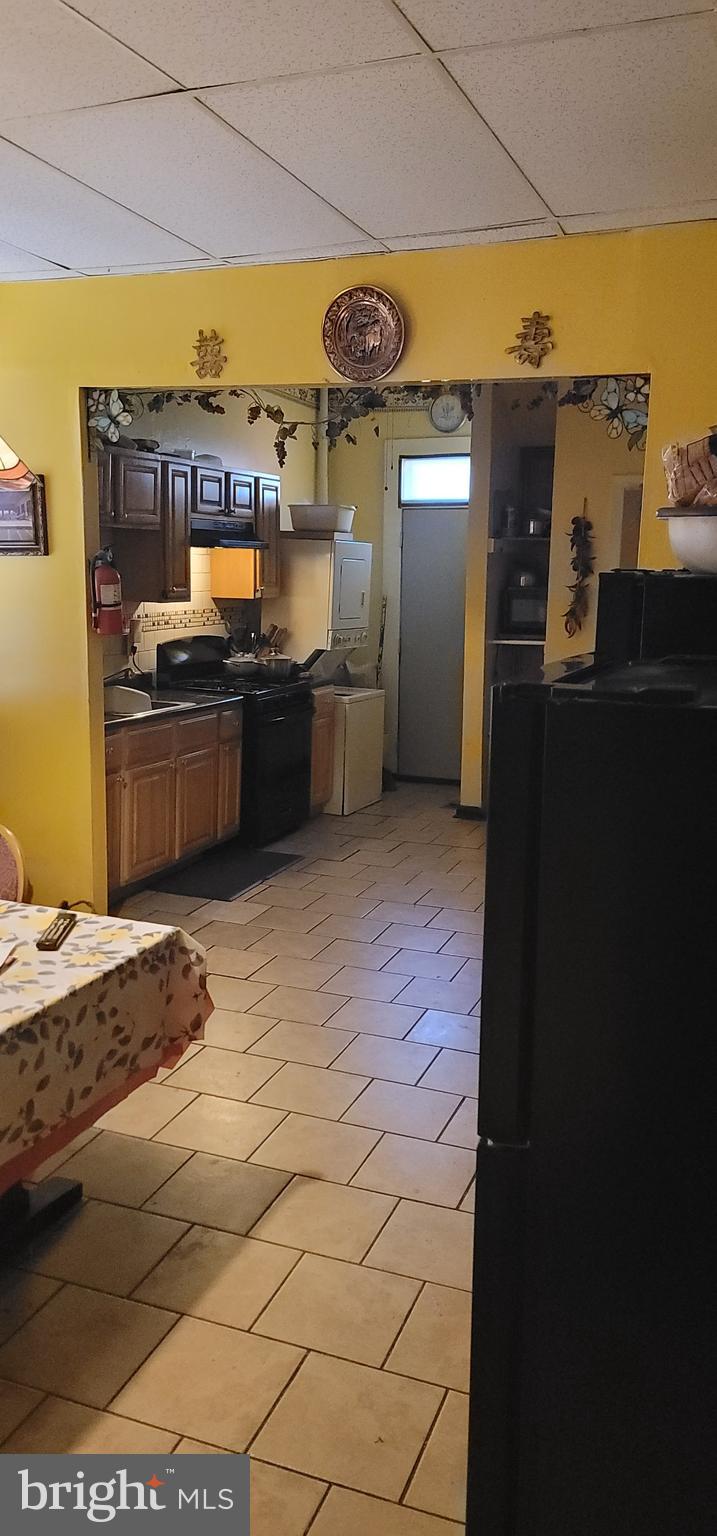 JOHNSTON SQUARE - Residential Lease