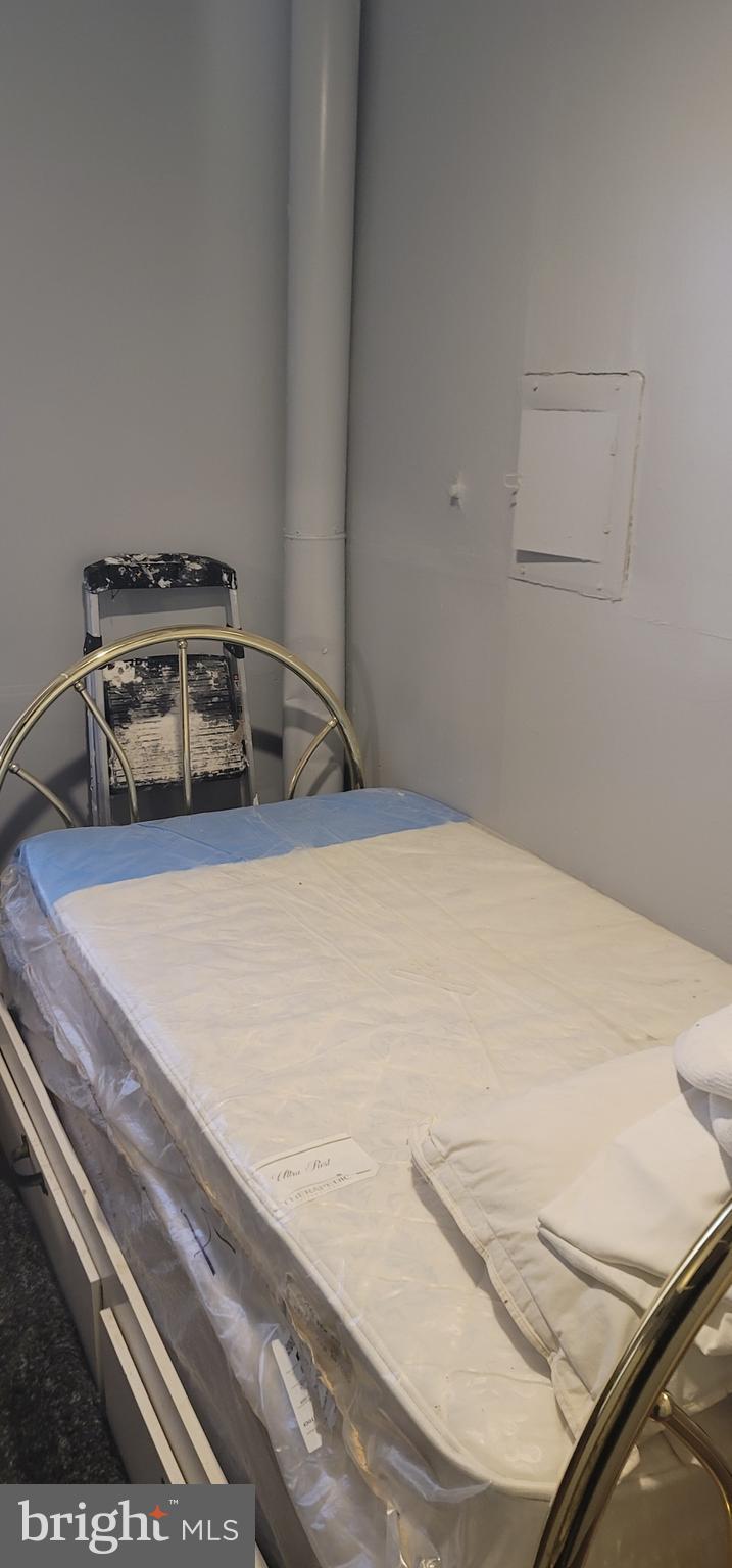 JOHNSTON SQUARE - Residential Lease