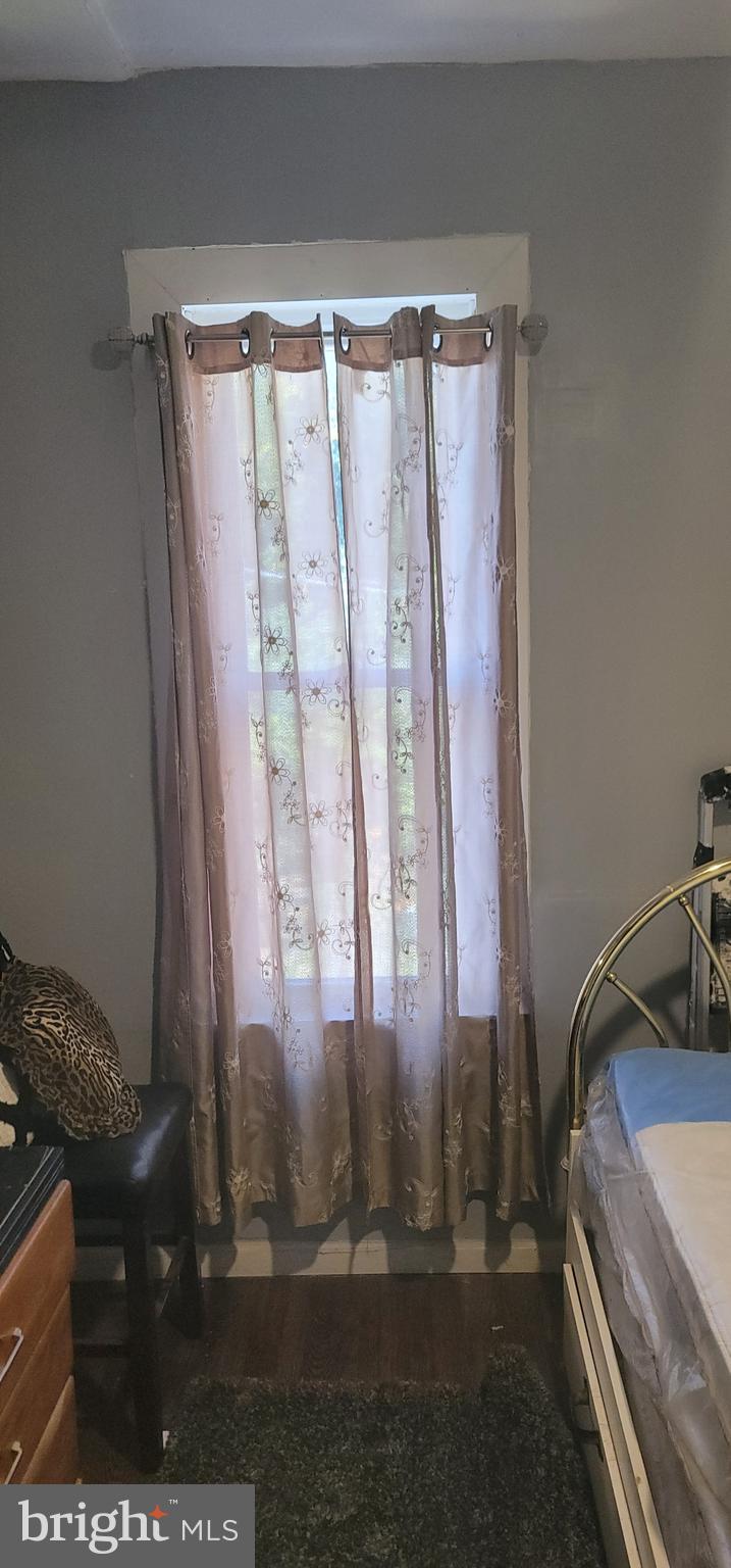 JOHNSTON SQUARE - Residential Lease