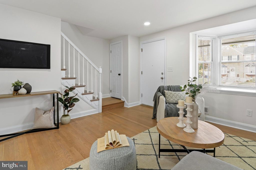 Photo of 1611 Thetford Road, BALTIMORE, MD 21286 (MLS # MDBC2144438)