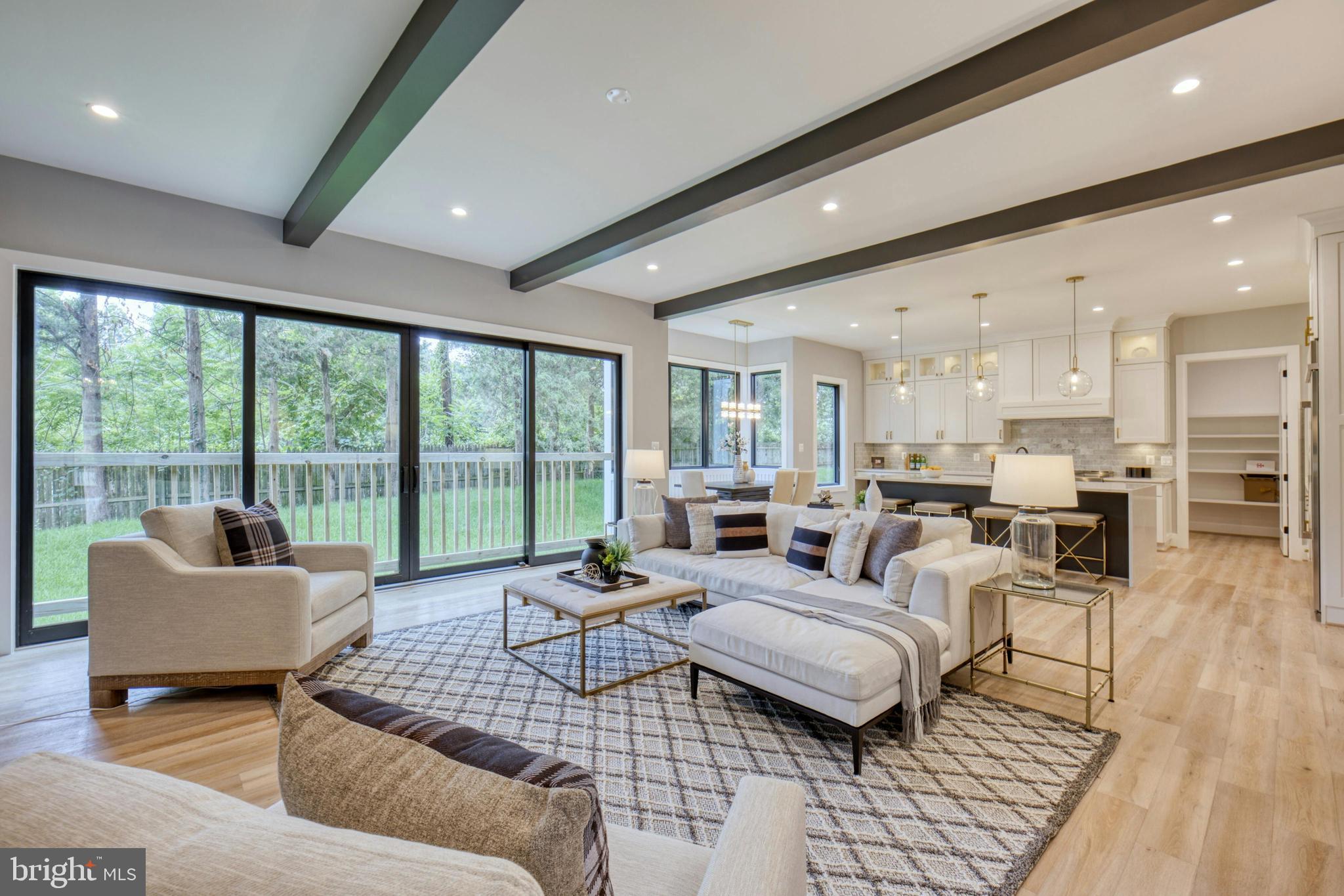 1715 MAXWELL COURT