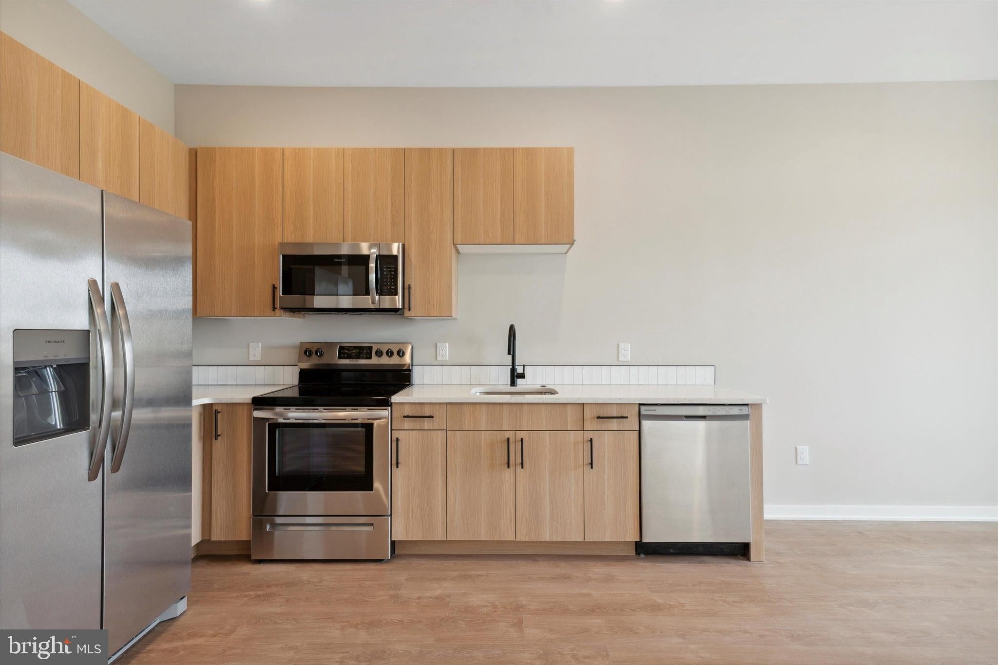 308 W CHELTEN AVENUE 00 403