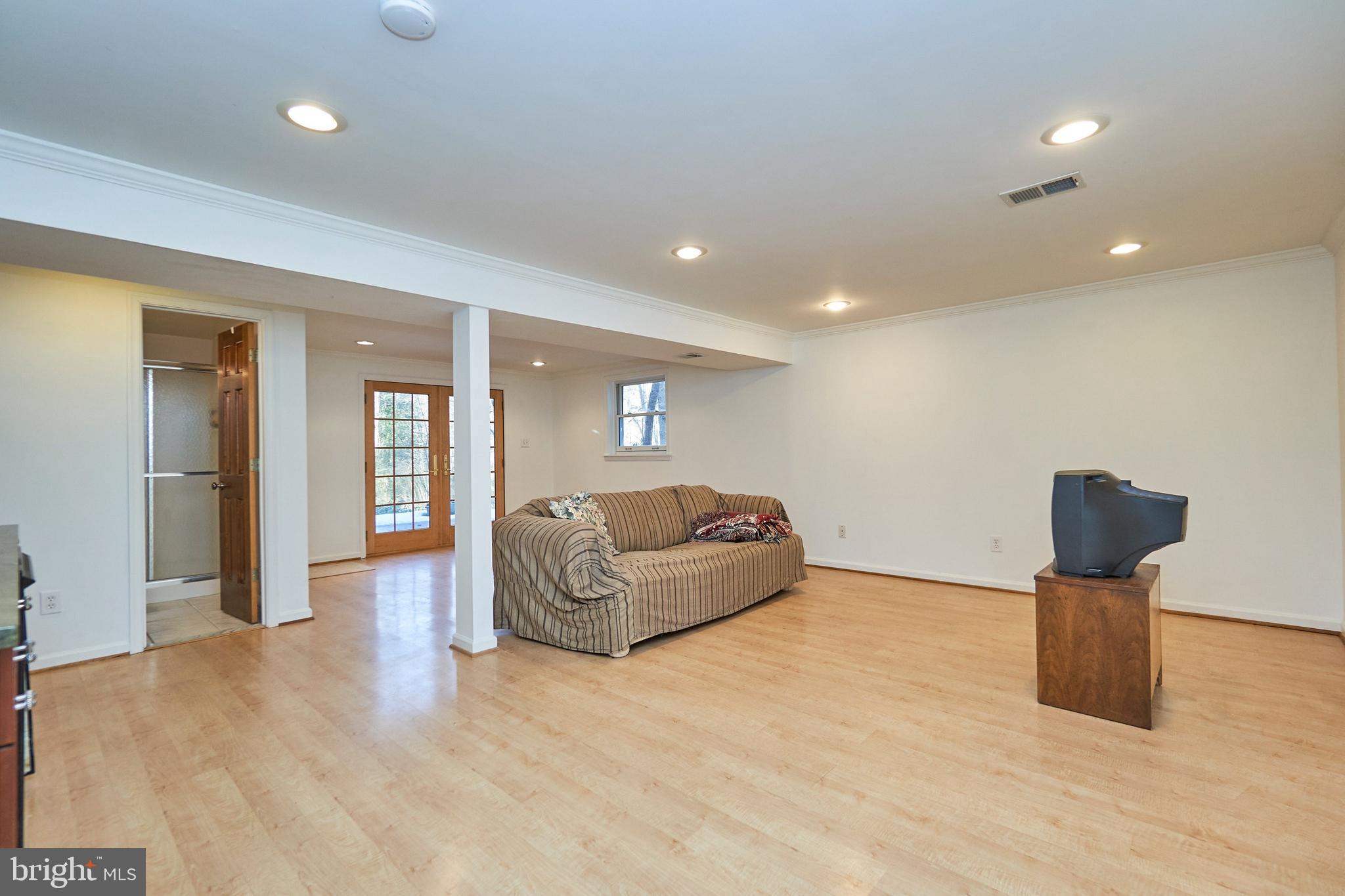 RESTON - Residential Lease