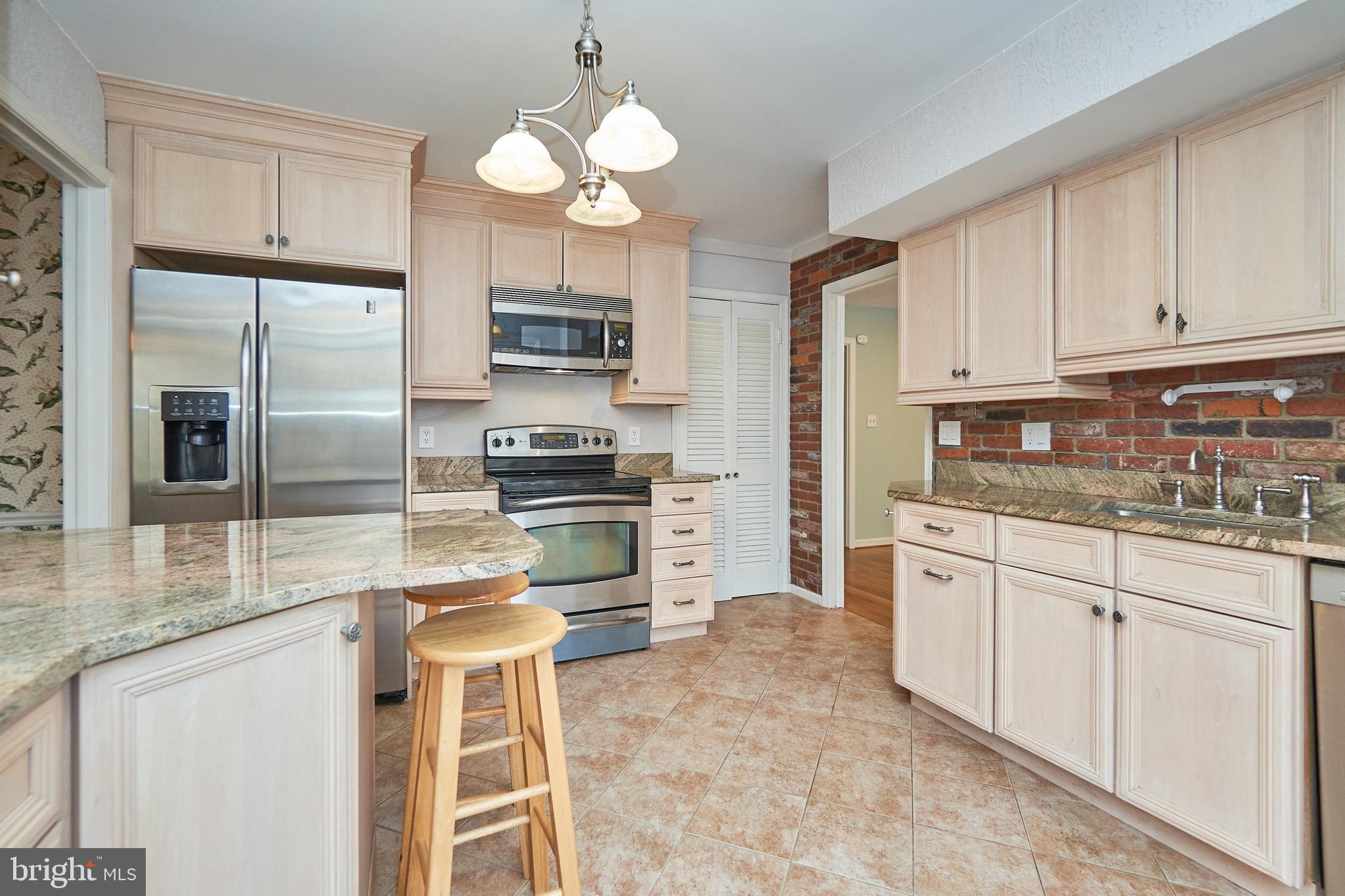 RESTON - Residential Lease