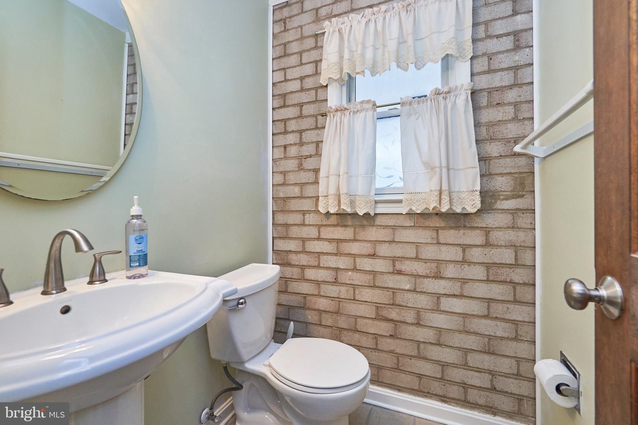 RESTON - Residential Lease