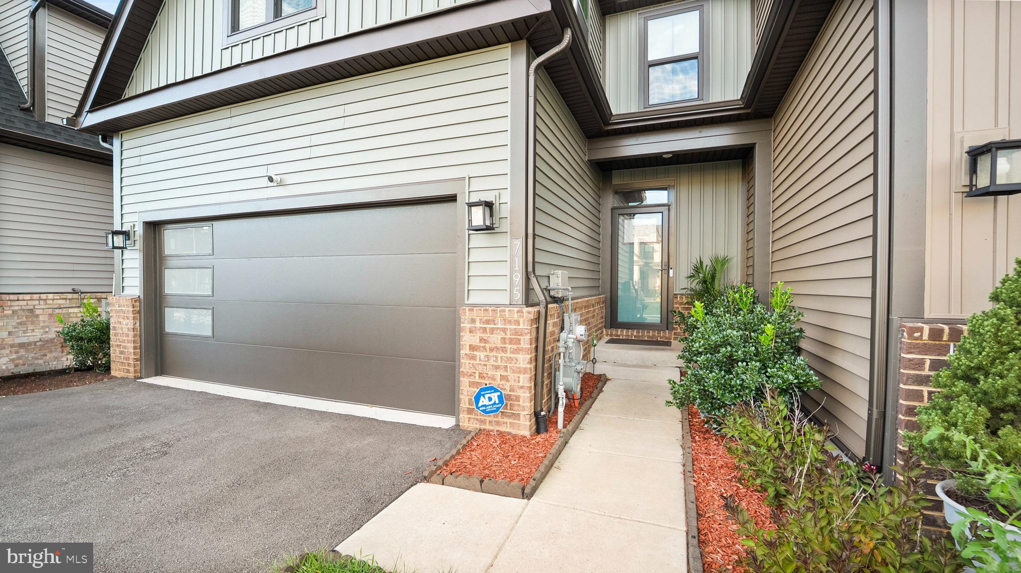 7195 WOLF TRAP COURT