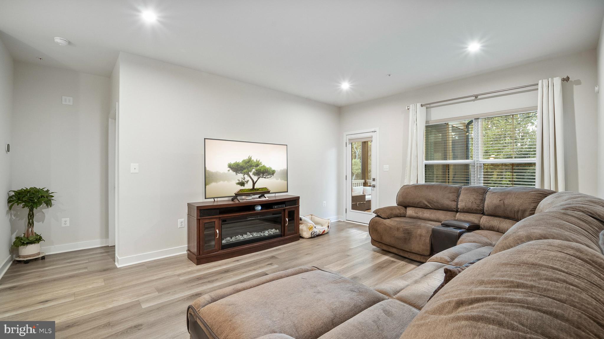 TANYARD SHORES - Residential