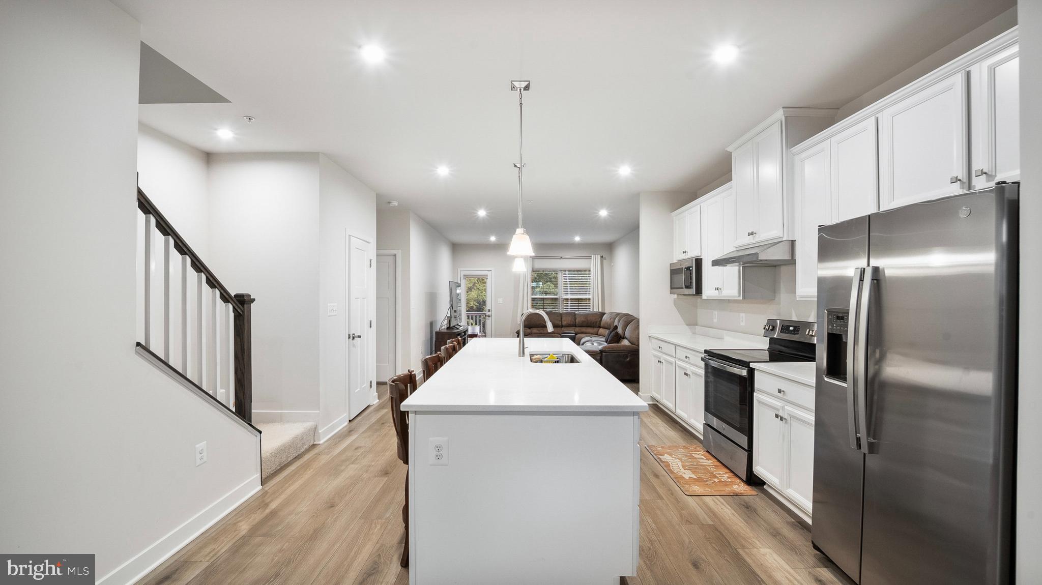 7195 WOLF TRAP COURT