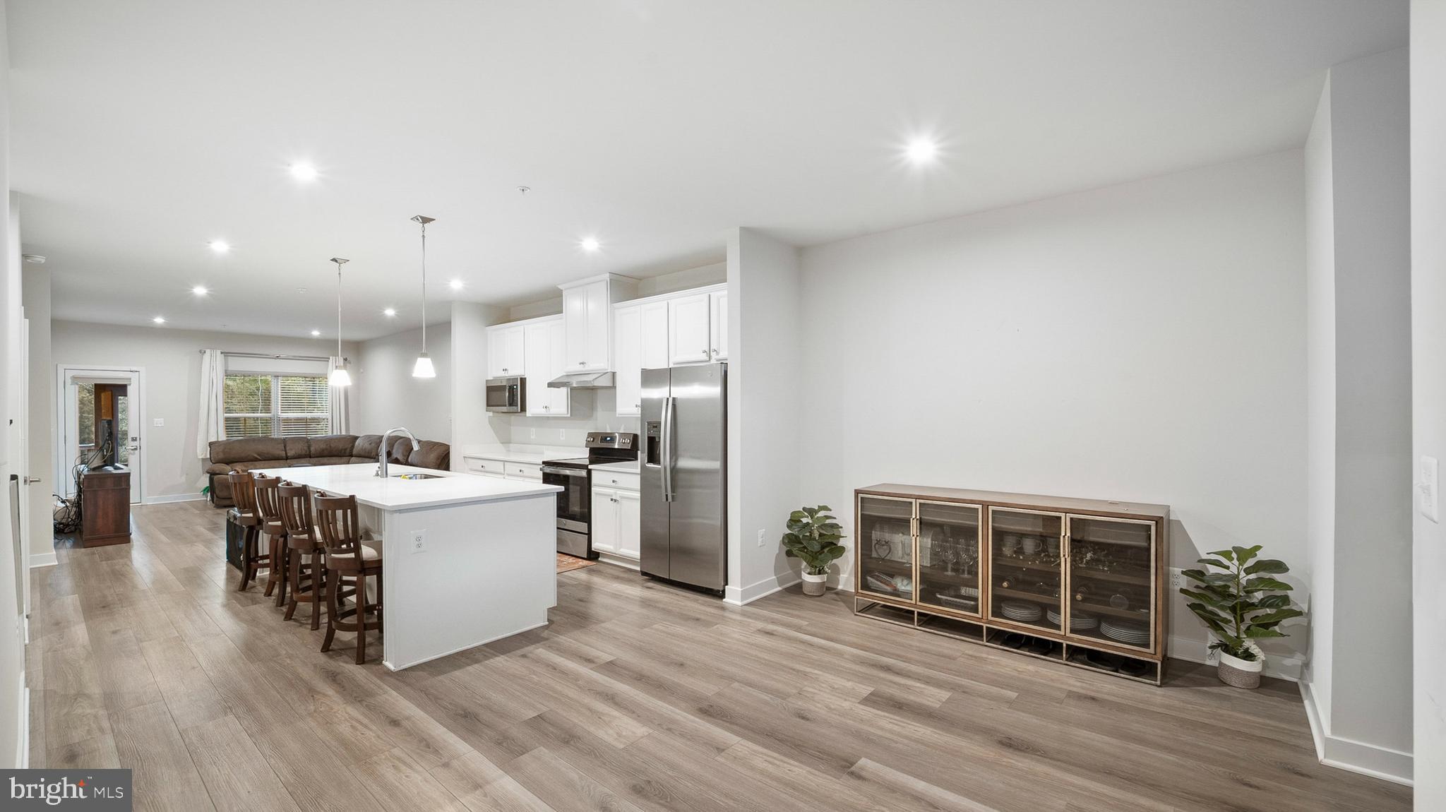 7195 WOLF TRAP COURT