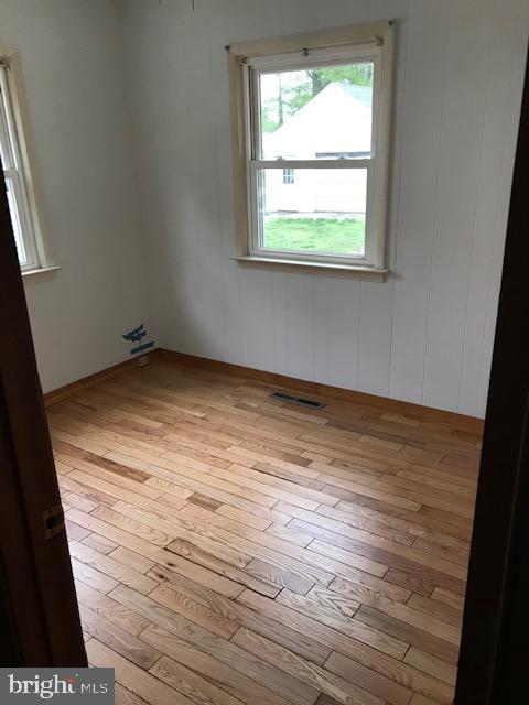 442 BUTTONWOOD AVENUE DOWNSTAIRS DOWNSTAIRS