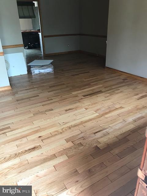 442 BUTTONWOOD AVENUE DOWNSTAIRS DOWNSTAIRS