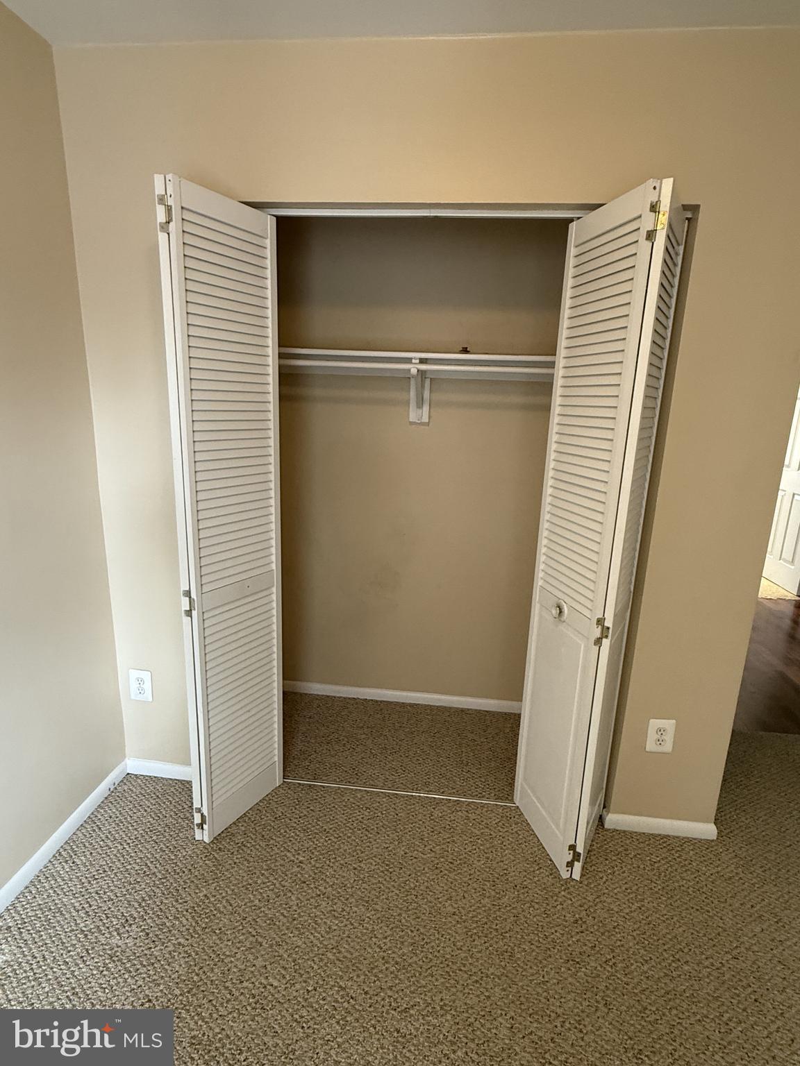 POHICK SQUARE - Residential Lease