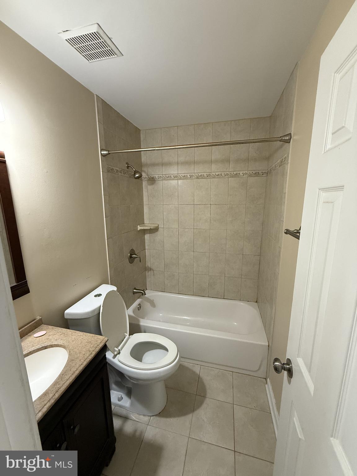 POHICK SQUARE - Residential Lease