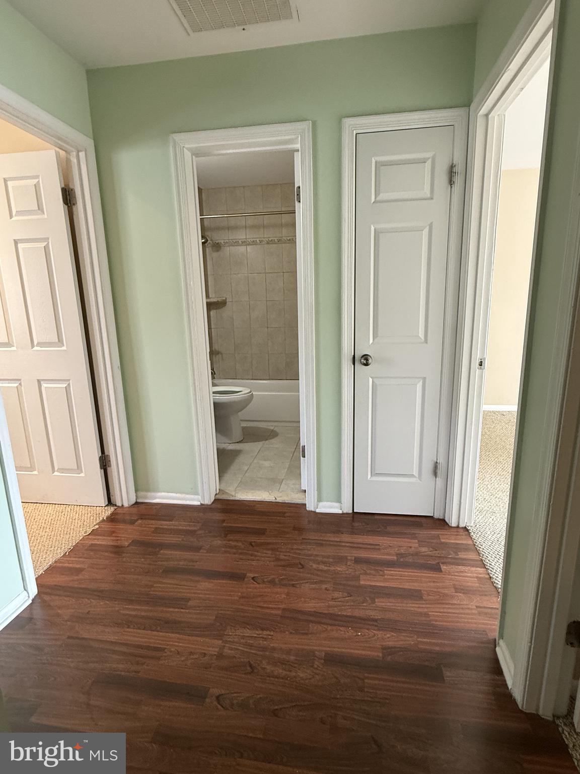 POHICK SQUARE - Residential Lease