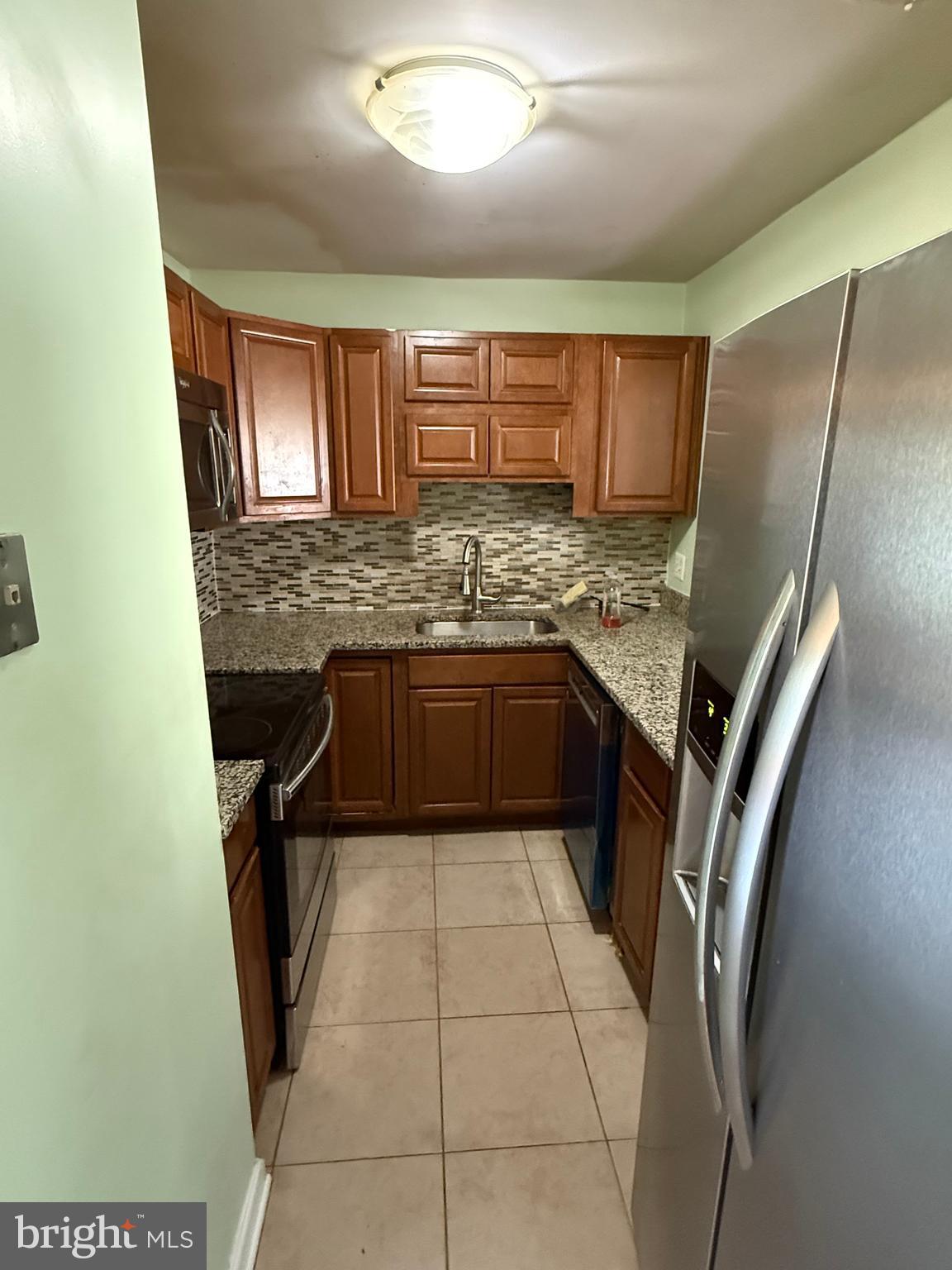 POHICK SQUARE - Residential Lease