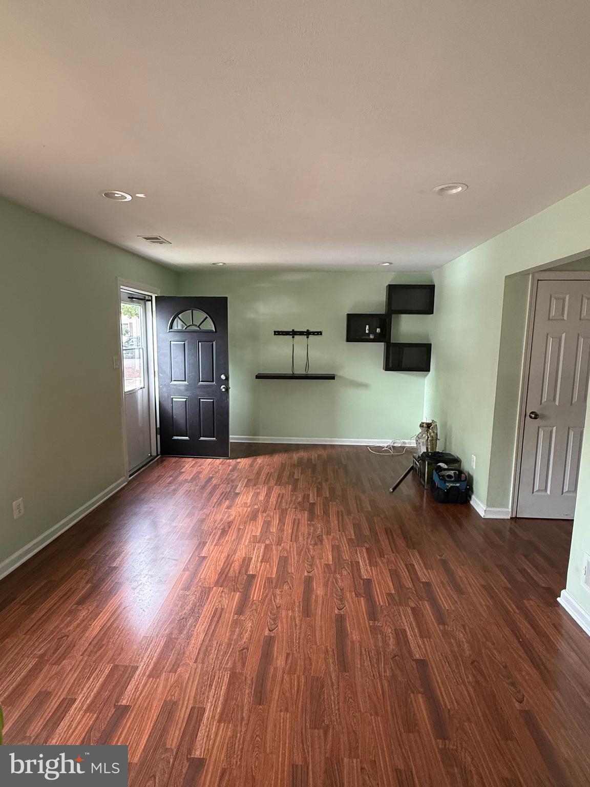 POHICK SQUARE - Residential Lease