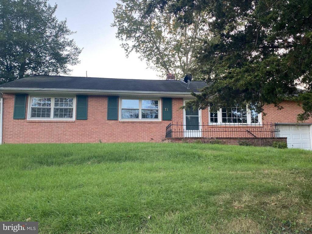 Photo of 71 Cherry Ln, SHEPHERDSTOWN, WV 25443 (MLS # WVJF2020168)