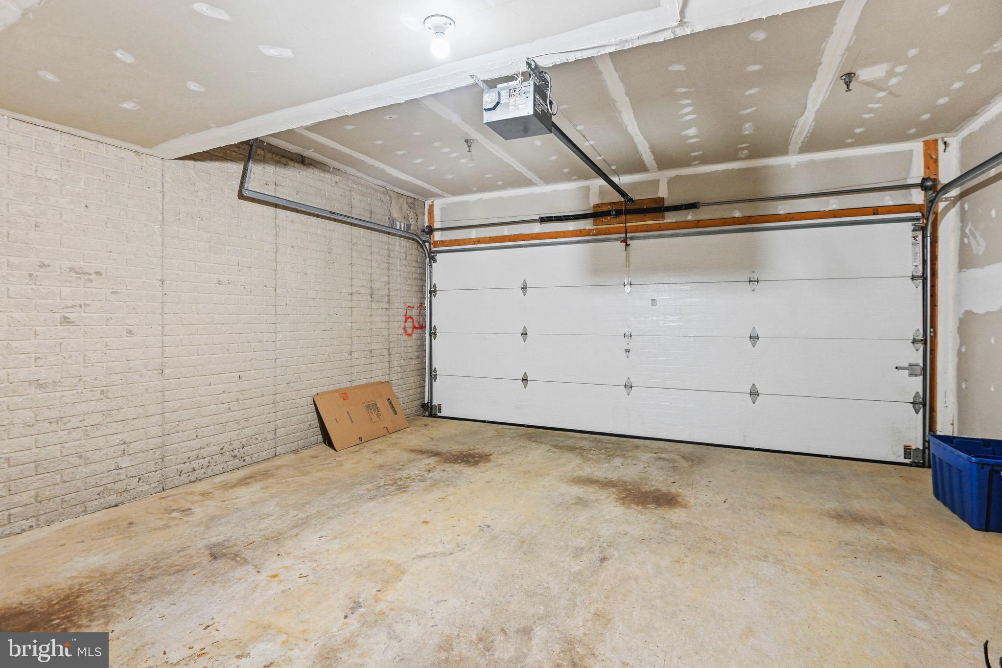 METRO PLACE AT DUNN LORING - Residential Lease