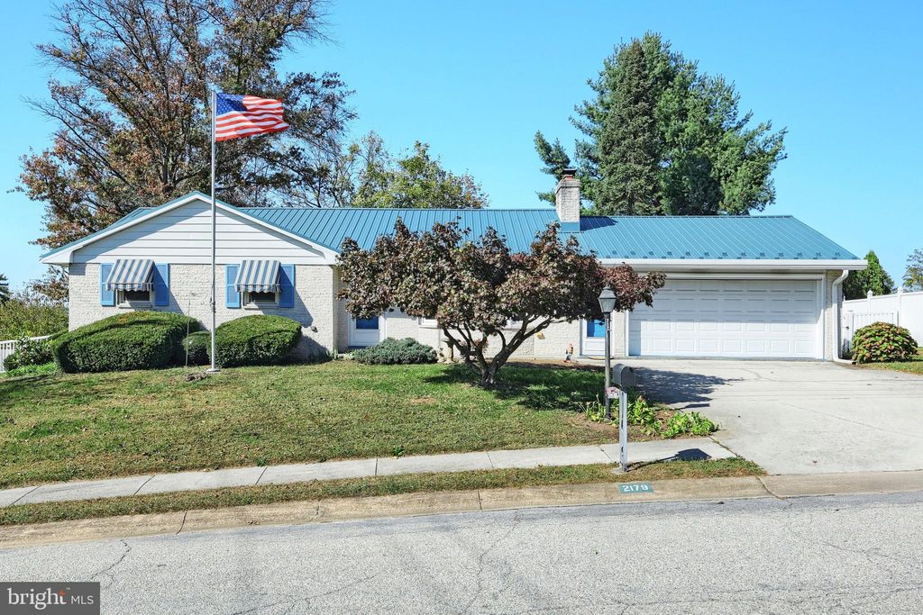 Photo of 2179 Bon Aire Drive, YORK, PA 17408 (MLS # PAYK2092306)