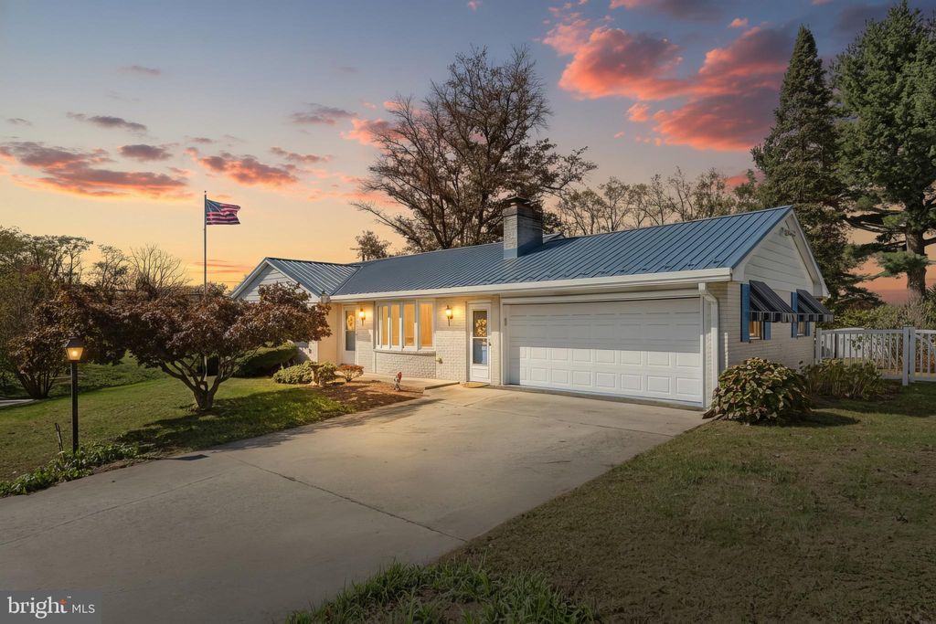 Photo of 2179 Bon Aire Drive, YORK, PA 17408 (MLS # PAYK2092306)