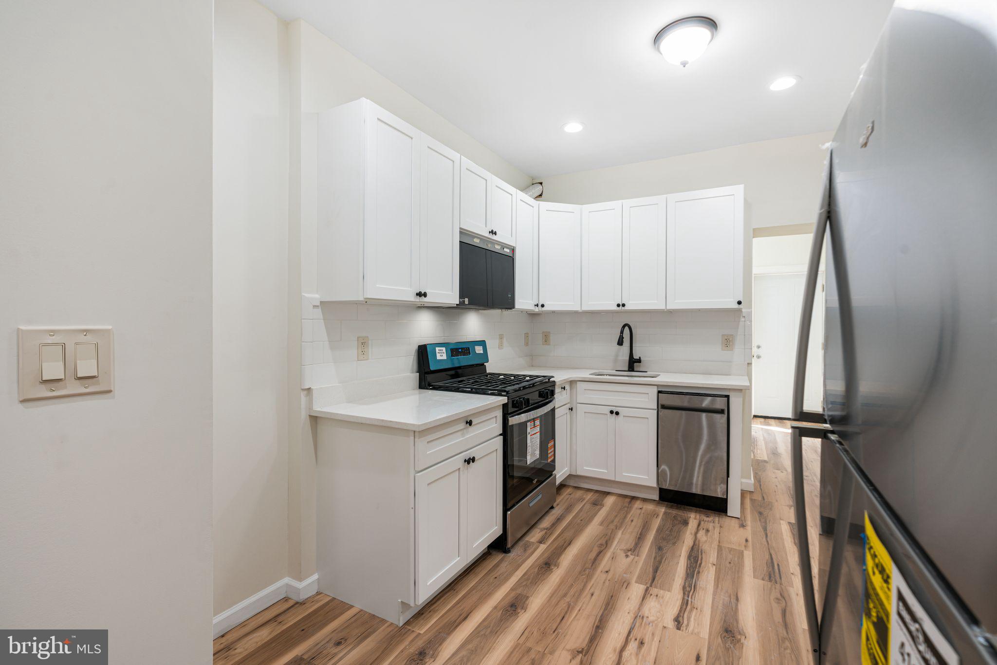 PORT RICHMOND - Residential