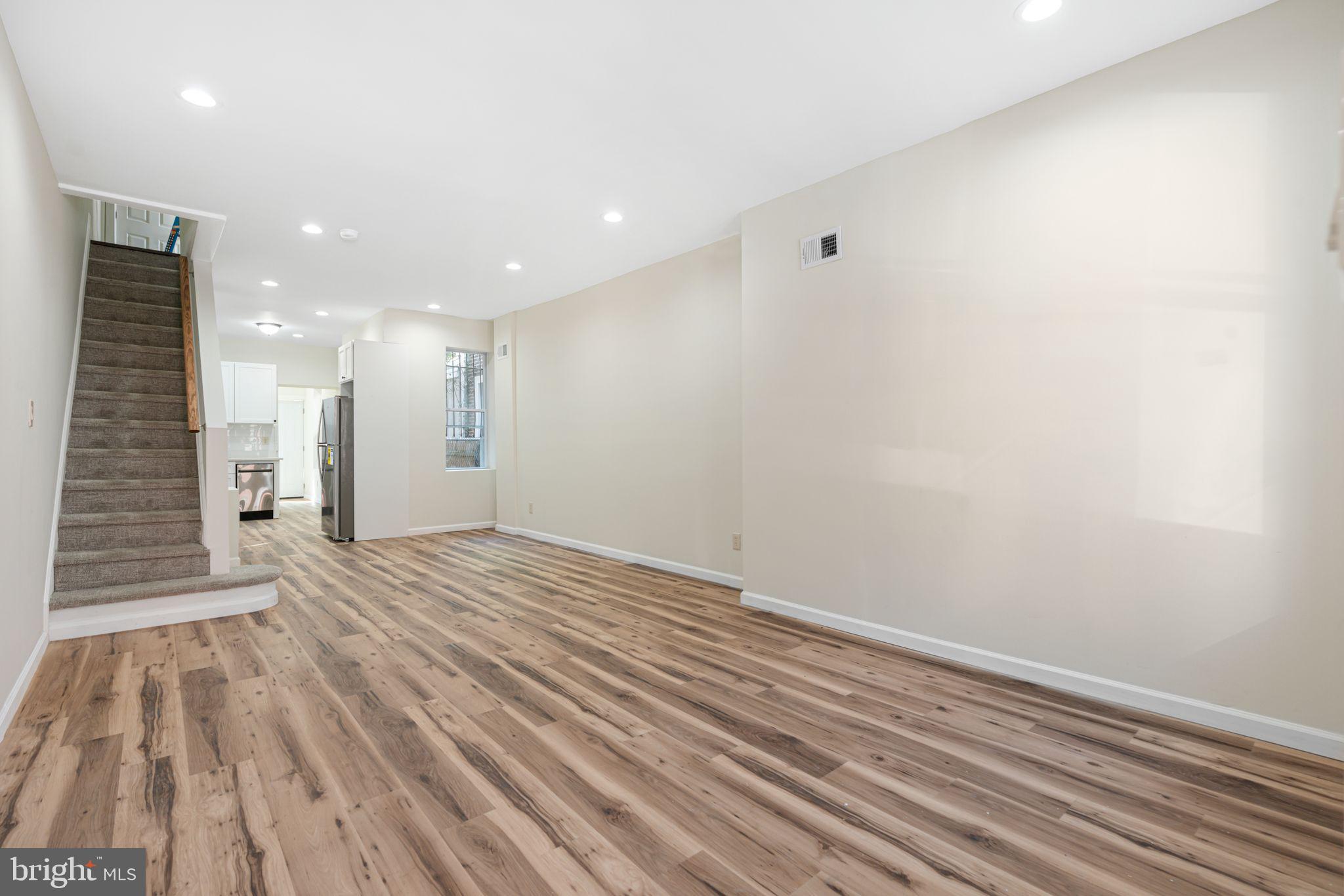 PORT RICHMOND - Residential