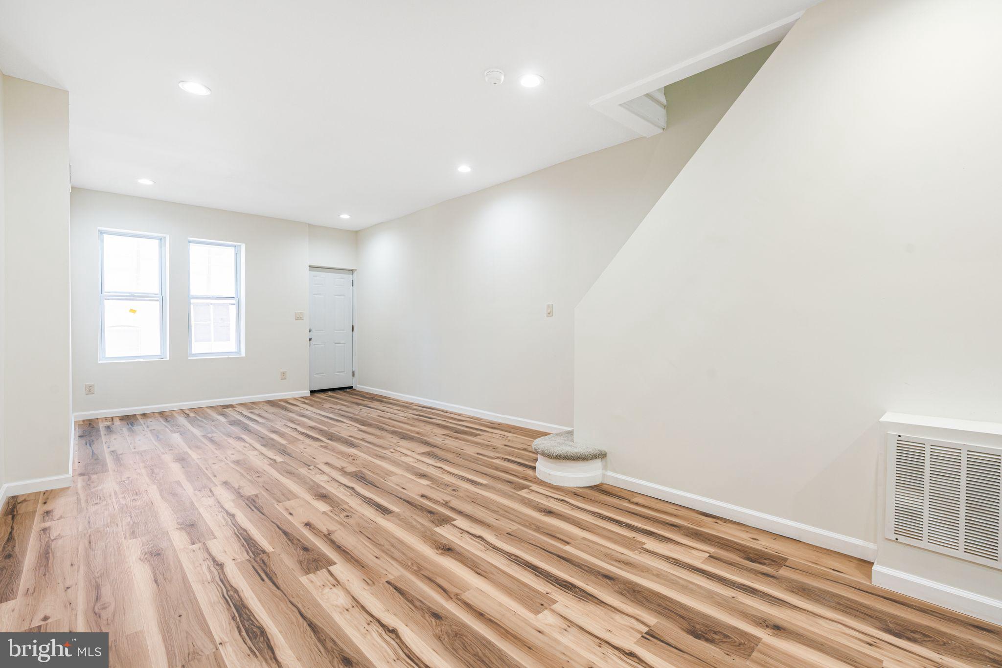 PORT RICHMOND - Residential