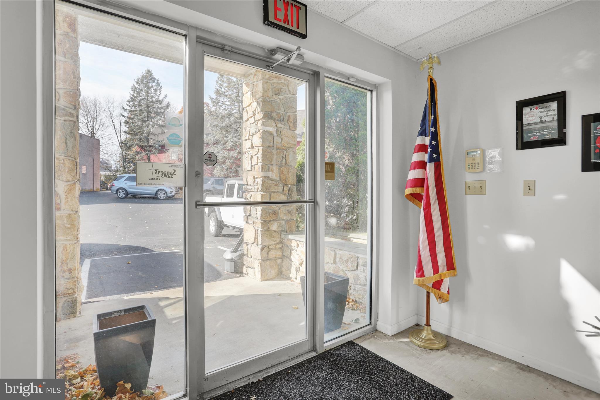 2470 CONESTOGA AVENUE